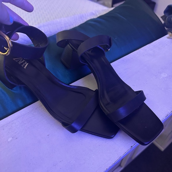 Zara Leather Mid-Height Heel Sandals - Picture 2 of 3